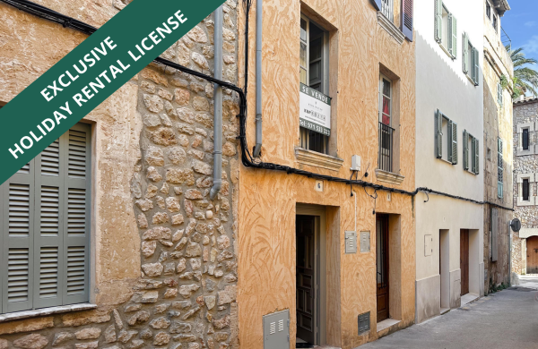 Townhouse with Holiday Rental License in the Heart of Pollensa for Sale